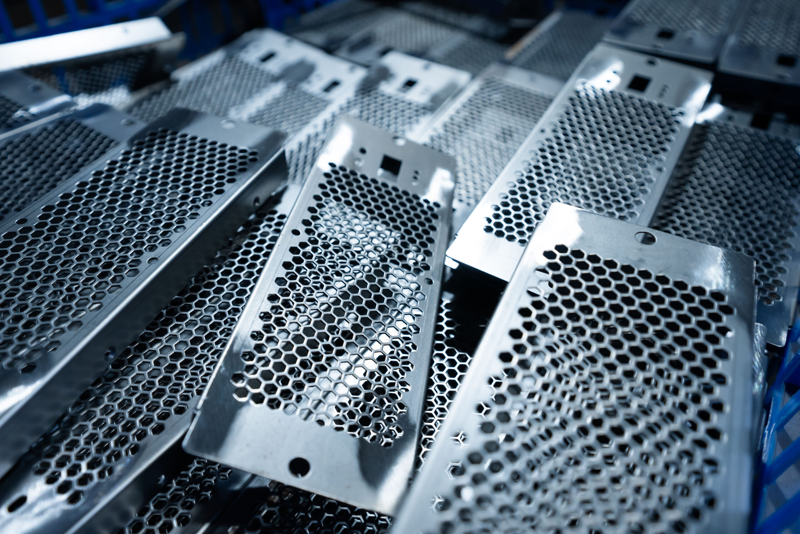 Boosting industrial efficiency with custom enclosures from Hofeng Fabrication插图2