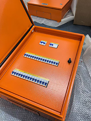 What Is a Distribution Box? A Practical Guide for Industrial and Electrical Applications插图2 What Is a Distribution Box? A Practical Guide for Industrial and Electrical Applications插图2