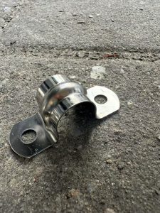 304 Stainless Steel Two-Hole Pipe Strap插图 304 Stainless Steel Two-Hole Pipe Strap插图