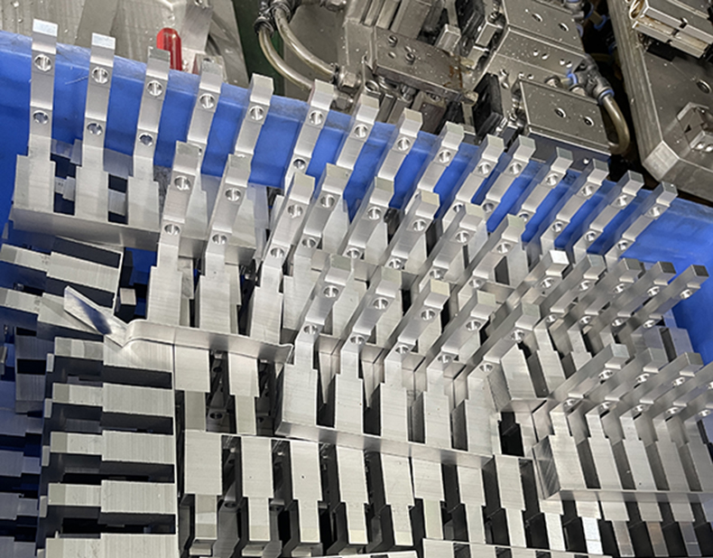 CUSTOM PARTS插图 CNC Machining